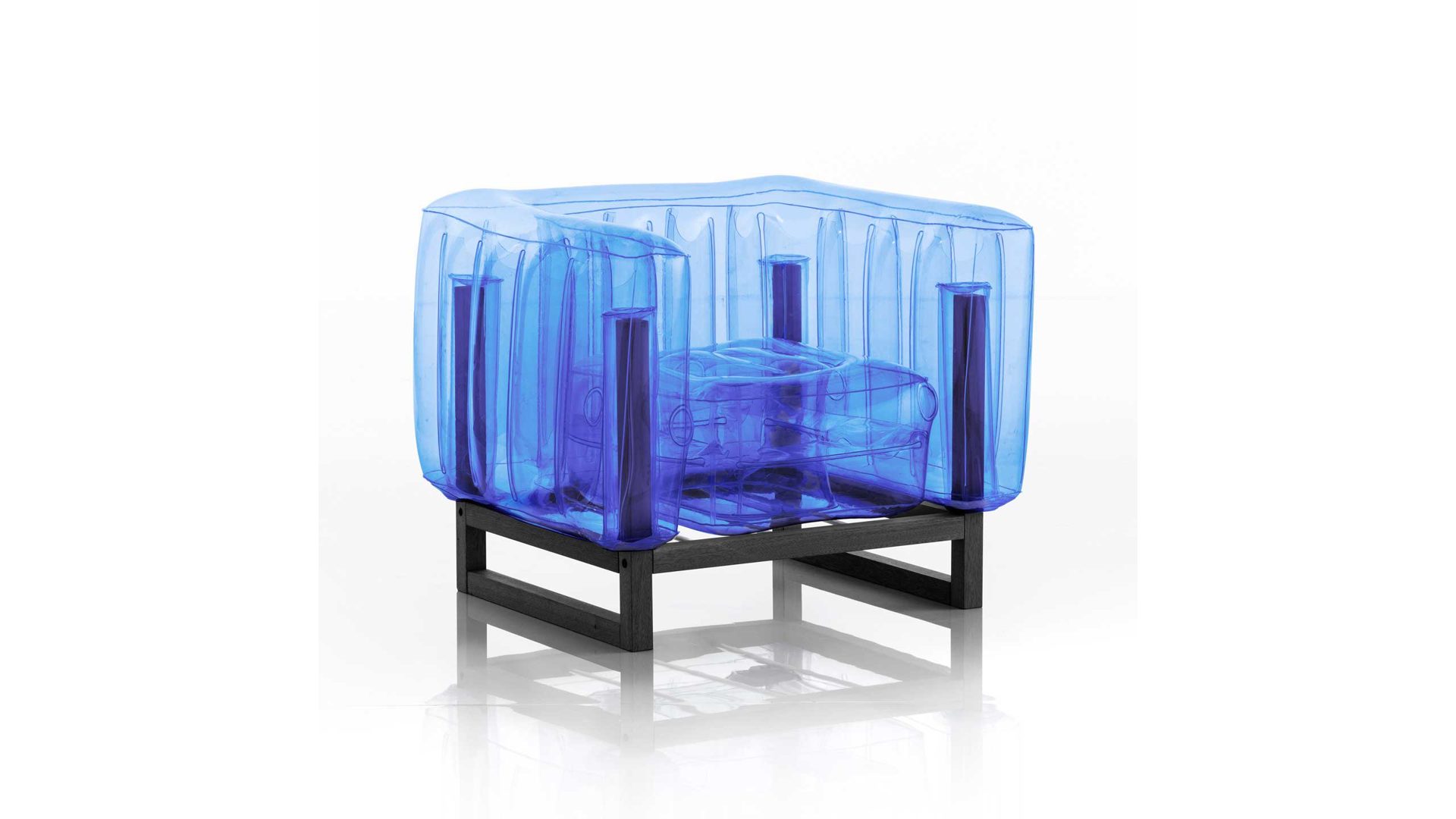 Sessel Mojow design aus Aluminium Kunststoff in Blau Yomi EKO Design Sessel Polster transparent blau, Gestell Aluminium schwarz