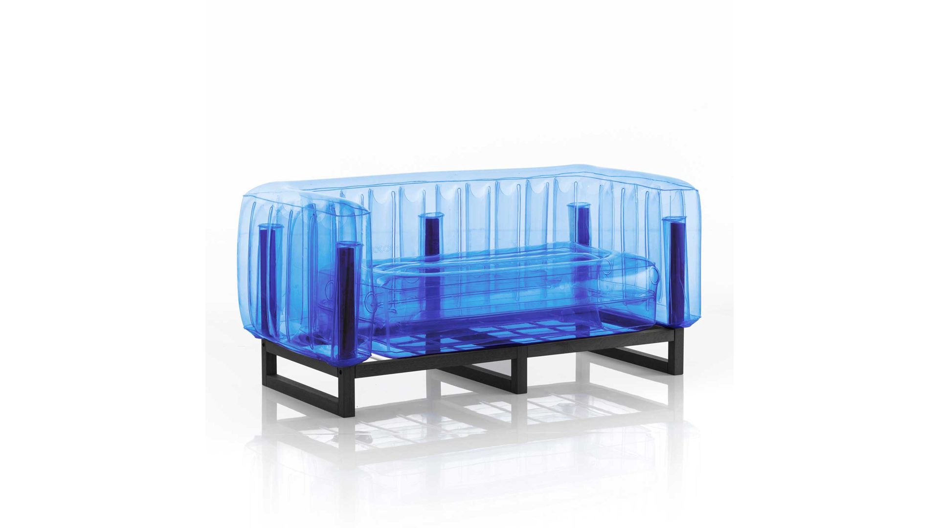Sofa Mojow design aus Aluminium Kunststoff in Blau Yomi EKO Canape Design-Sofa Polster transparent blau, Gestell Aluminium schwarz