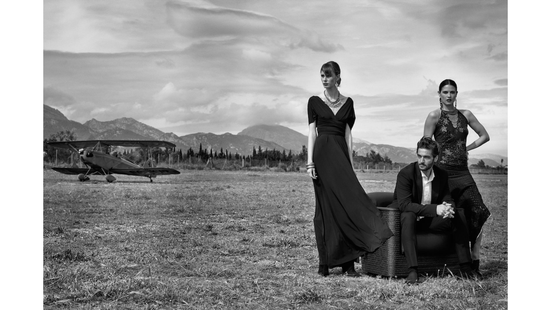 Bild Möbelforever aus Aluminium Glas in Schwarz Weiß FULL STOP - Bild hinter Acrylglas rahmenlos ca. 120 x 80 cm