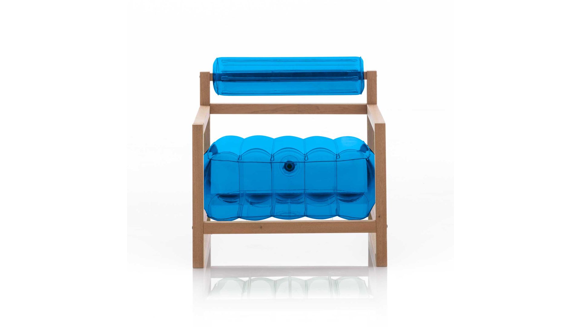 Sessel Mojow design aus Kunststoff Holz in Blau Yoko Eko Design-Sessel Polster transparent blau, Gestell Holz