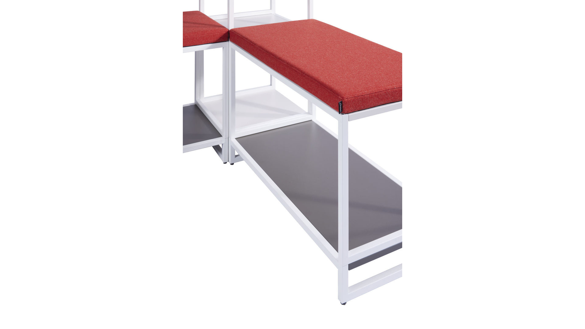 Regal Vario aus Metall Holz in Weiß Grau Rot M1 Set 3 Medium B Sitz-Regal-Kombi, Wohnkombination Rahmen weiss, Korpus-Platte Lava-Angoragrau, Topf weiß, Kissen Camira Synergy Mutual